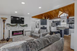 Homey 4BR House in Breaux Bridge for Families - 0