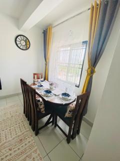 Cosy 2bdrm mombasa CBD pool gym washer AC - 7