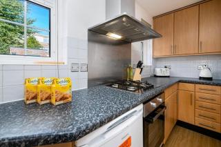 Luxury 2-Bed Flat in the Heart of Blackheath - 8