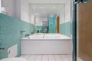 Luxury 2-Bed Flat in the Heart of Blackheath - 7