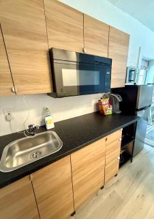 Studio Apartment parking, laundry, full kitchen! - 7