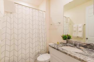 Spacious 9 br by Disney w pool games Free Grill - 2