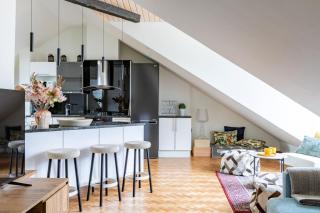 Scandi City Loft, Jacuzzi, Balcony, AirCon - 9