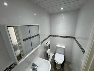 City Escape - 1 Bedroom Flat in Swansea Centre - 7