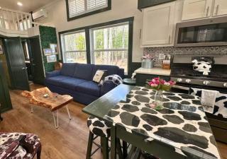 Sunrise, Mountain & Farm View - Heated Tub or Pool - 3