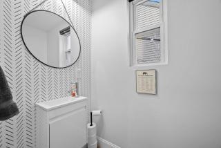 Charming 3Bed 2&half Bath with Deck & Free Strt Parking - 1