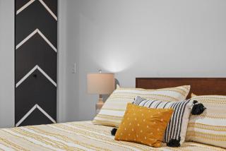 Charming 3Bed 2&half Bath with Deck & Free Strt Parking - 3