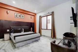 Super Hotel O Raj Mahal - 9