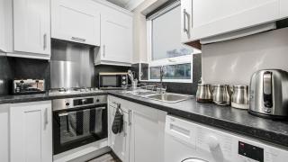 Elegant Two Bed Near Caledonian Road & King Cross - 4