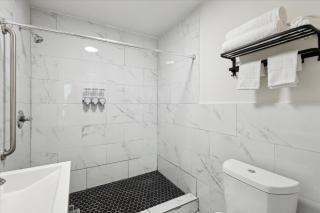 Airport Hanger Suite I - 4