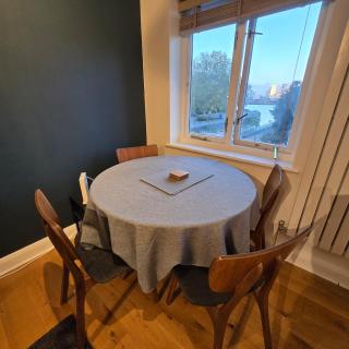 15 mins to Canary Wharf - Thames Side Retreat - 2