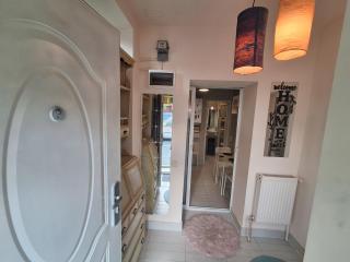 Artsy entire House, fully equipped, 2 rooms, 2 beds, parking, all to yourself! - 3