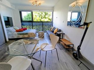 Lovely comfy studio in the city, with AC - 6