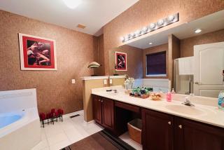 3BR Retreat , Near Beach , BBQ , Pool , Sleeps 12 - 7