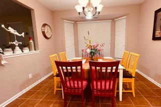 3BR Retreat , Near Beach , BBQ , Pool , Sleeps 12 - 2