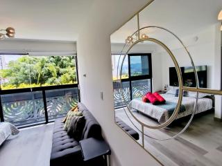 Lovely comfy studio in the city, with AC - 7