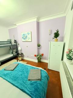 200m to Wembley Stadium Guest Rooms - 5