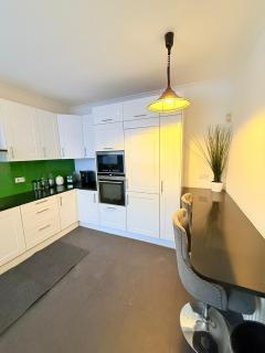 200m to Wembley Stadium Guest Rooms - 9