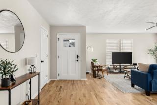 The Backstage Bungalow - 5