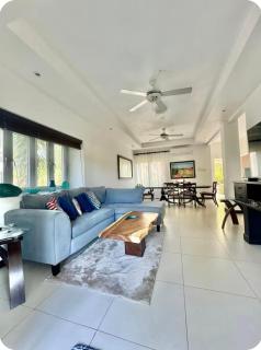 Caribbean Bliss 4-BR Villa steps form the sea - 9