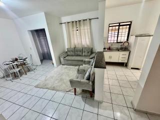 Apt3 Grande com 2 Quartos 2 cama-casal WIFI Smart TV Garagem a 1 min Rodoviaria - 1