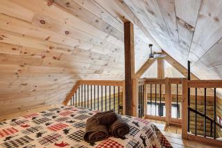 The Cozy Log Cabin with Private Hot Tub - 3