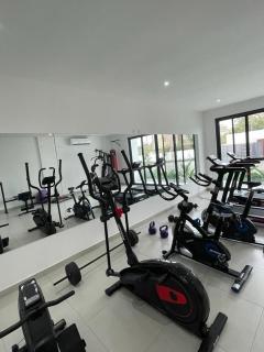 Stylish Spacious Studio with Pool & Fitness Centre - 4
