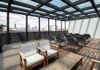 Sleek and perfectly located - 8