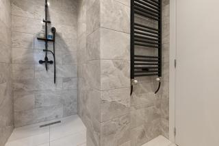 100 Mbps Smart TV AC Self Check In Full Kitchen - 2