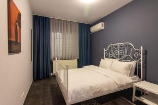 Eclectic 1BR with Charm in the Heart of Cihangir - 2