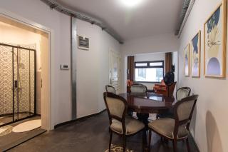 Eclectic 1BR with Charm in the Heart of Cihangir - 3