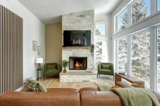 Huge Waterfront Modern Cottage on the Rouge River - 2