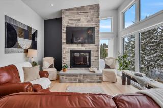 Modern Waterfront Cottage on the Rouge River & Spa - 4