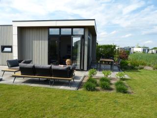 Ferienhaus 55 am Wasser Olburgen - perfekt für Familien - mit Freibad, Sauna, Restaurant und Spielplatz - 2