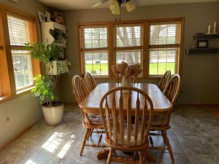Family Friendly Home Near Trails & Live Music 3 Bedroom - 5