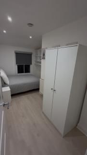 Bright 2BR Flat In West London - 1