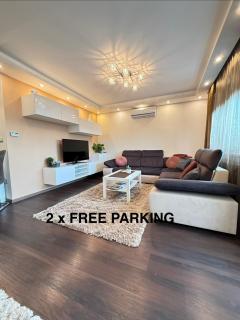 Local-Lux Apartment 3-Bedroom - 2 x Free Parking & Balcony - 0
