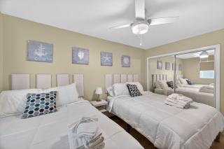 Holiday Villas II Unit 301 - 4