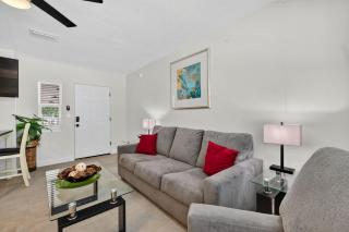 Park Shore Suites Unit 6 - 7