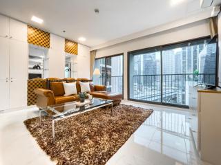 BTS Thong Lol Large 52 sqm l Pool and Gym l Sontana - 1