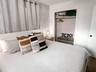 Million-Dollar View on Hickory Hill with Hot Tub - 1