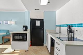 10th Floor Oceanfront with Spectacular Views Pool - 4