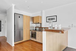 QV Stays Princes Wharf 1 Bed at with Huge Balcony - 4