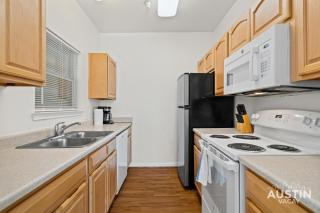 Pet Friendly 1BR 1BA North Austin Retreat w Pool and Trails by Austin Vacay - 5