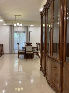 Luxurious 3 Bedroom Apartment in Heart of Amman - 7