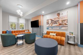 Modern Palm Springs Retreat with 4 Bedrooms and 4.5 Bathrooms, Central Shadyside townhome - Schenley Heights - 0