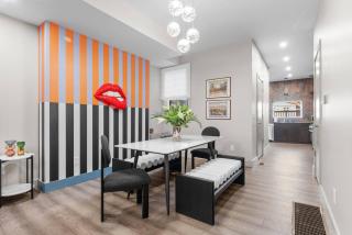 Modern Palm Springs Retreat with 4 Bedrooms and 4.5 Bathrooms, Central Shadyside townhome - Schenley Heights - 2