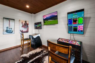 Gatlinburg Splash Home Theater Heated Indoor Pool Game Room - 3