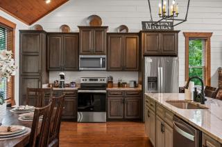 Gatlinburg Splash Home Theater Heated Indoor Pool Game Room - 1