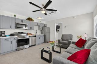 Park Shores Suites Unit 9 - 5